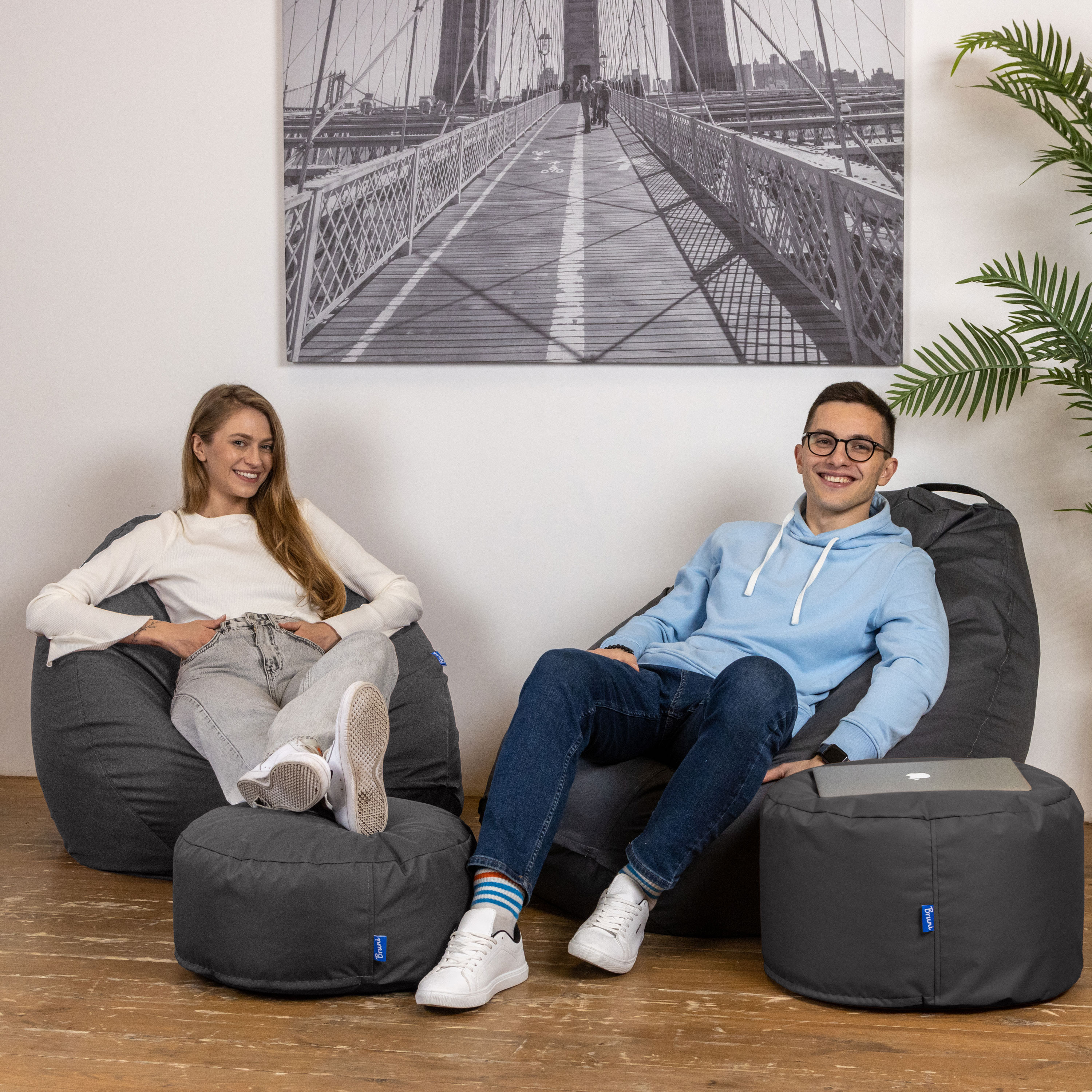 Bruni Pouf Fuß- und Sitzhocker M in Grau - Indoor- und Outdoor-Sitzpouf, in Deutschland gefertigt